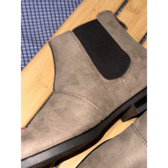 New Call It Spring Draun Suede Chelsea Boots US‎ 9 ankle chukka desert shoes main image 5